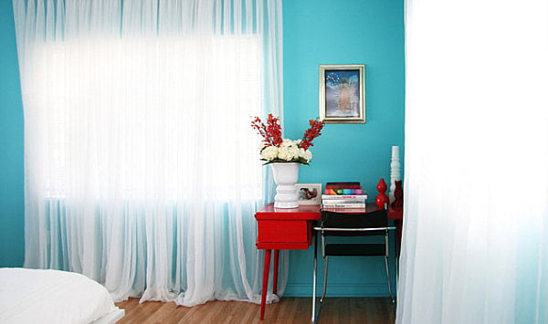 Home Office Ideen Schreibtisch-Rot Wandfarbe-Blau Baldachin