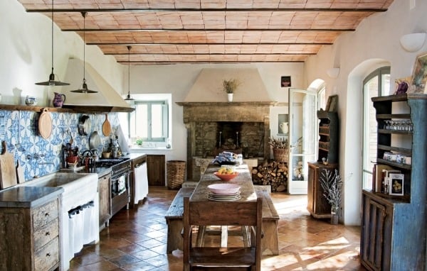 Küche Landhausstil Wandboards Regale-Kamin Mosaikfliesen Rückwand