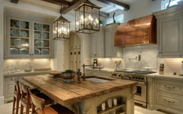 Küche mit Kochinsel-Massivholz Arbeitsplatte-Rustikale Armatur Wasserhahn