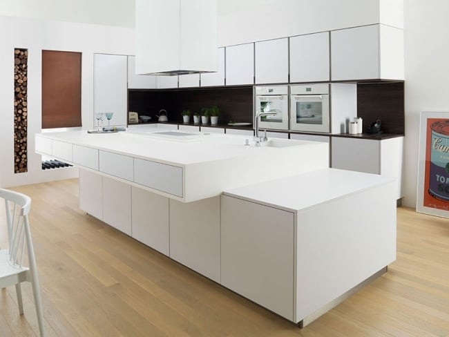 Küchenmöbel Gamadeco weiß grifflos braune küchenrückwand
