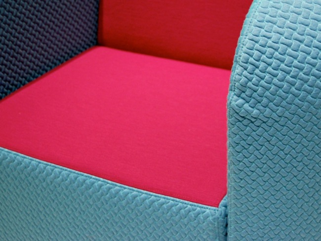 Polster Möbel Sessel rot blau Stoff skandinavische Einrichtung Ideen