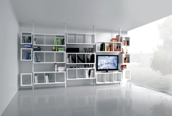 Puristisches Interieur-integrierter Fernseher-in Bibliothek modular