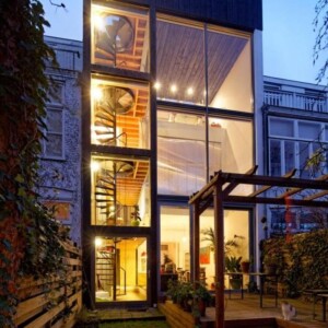 Renoviertes Haus mit Glas-Gestaltet Transparenz