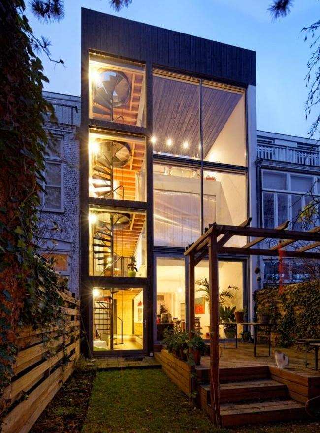 Renoviertes Haus mit Glas-Gestaltet Transparenz