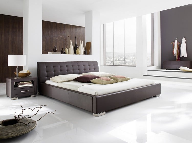 Schlafzimmer Farben braun-polsterbett-holz-wandpaneele
