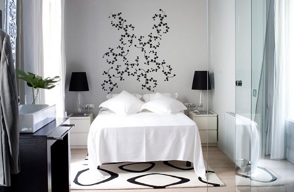 blumen wanddeko moderne schlafzimmer designs in schwarz weiß