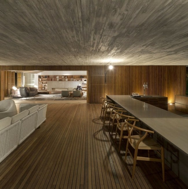 Traumhaus Holz Bodenbelag Decke minimalistische Einrichtung