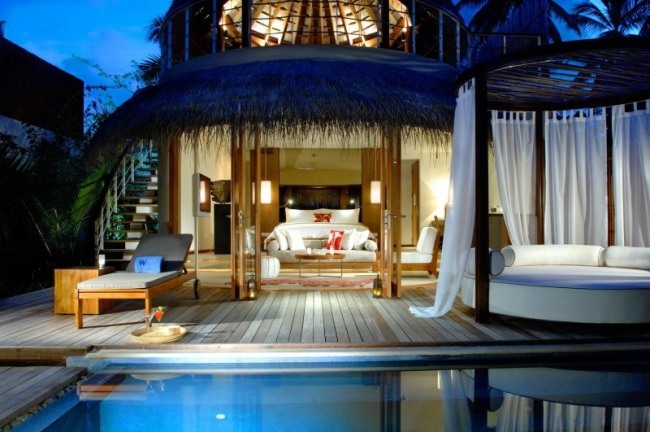 W Retreat spa malediven terrasse lounge bett gardinen