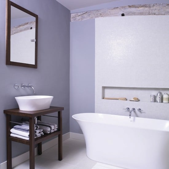 Ideen Badezimmer lila Farbe modern 
