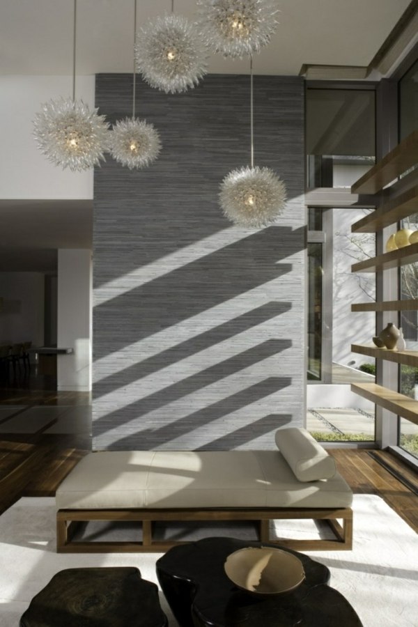 Feng Shui Stil Holz Tagesbett schöne Hängelampe Lichtspiele