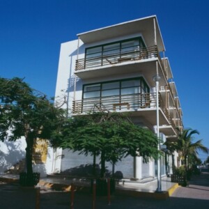 außen-fassade-designer-hotel-deseo-in-mexiko