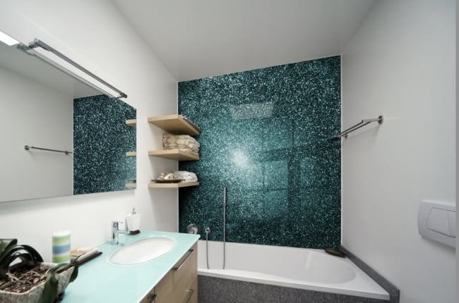 badezimmer ohne fliesen glaspaneele mattglas arbeitsplatte