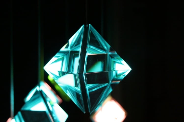 beleuchtung-designer-lampen-raute-geometrisch-tuerkis-licht-XIX-form-fjord