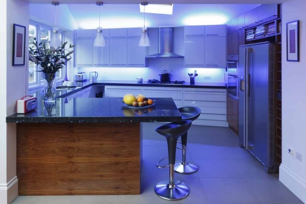 blaue ledlichter ideen für küchen unterbaulichter