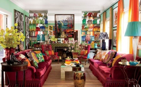 buntes-wohnzimmer-samt-sofa-burgunderot-brazilianisch