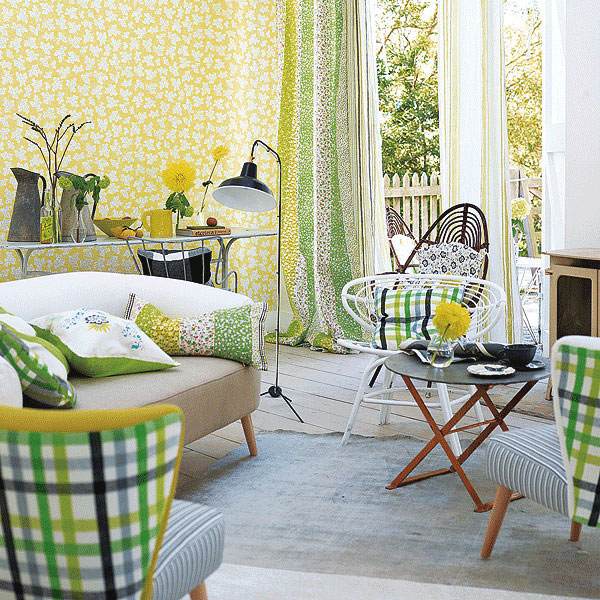  farben im wohnzimmer grün weiß gelbe tapeten muster
