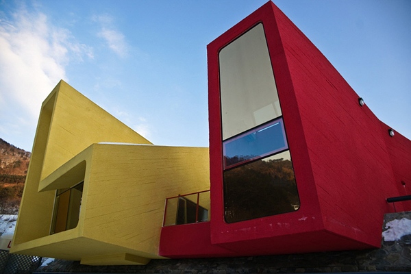 gelb rot designer gästehäuser mit modernem interieur