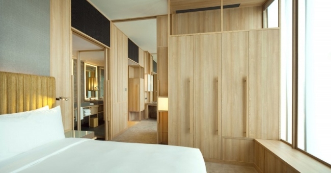 helles holz parkroyal hotel design in singapur