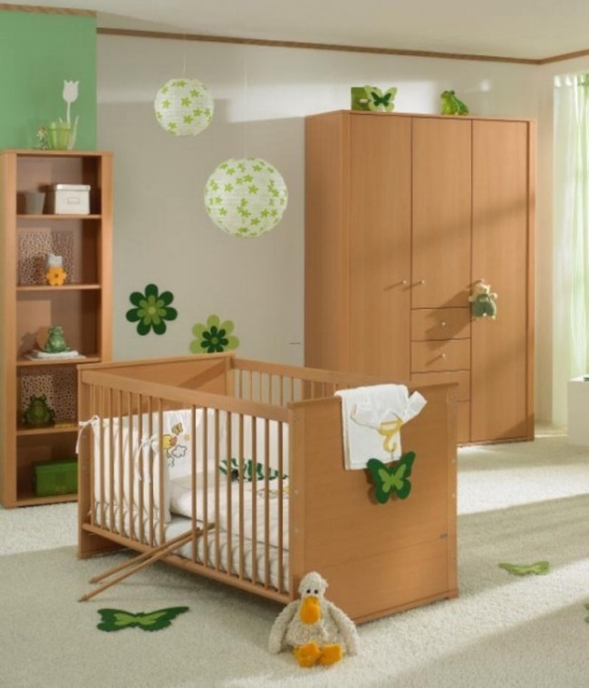 holzmöbel grüne dekoelemente wohnideen babyzimmer mit neutralen designs