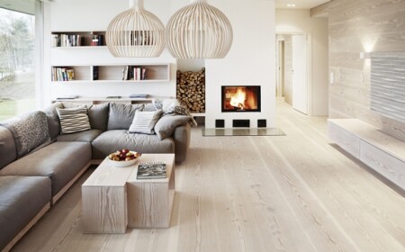 holzverkleidung-wohnzimmer-bodenbelag-aus-holz-von-dinesen