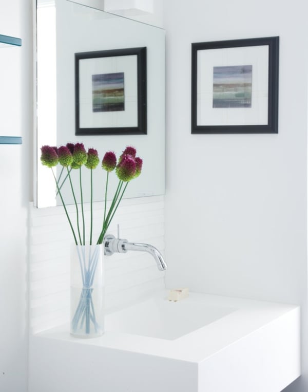 Badezimmer Wanddeko Bild Blumen einrichten kleine Wohnung