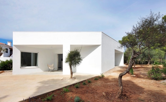 modernes architektenhaus spanien balearen weiße fassade