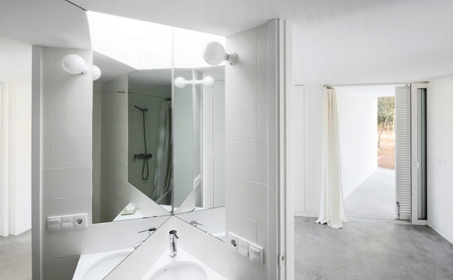 offene wohnbereiche moderne architektur badezimmer spiegel reflexionen