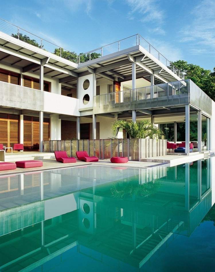 pool im garten costa-rica-idee-chaiselonge-pink-haus-design