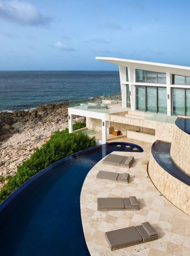 private ferienvilla anguilla infinity pool strandhaus terrasse 