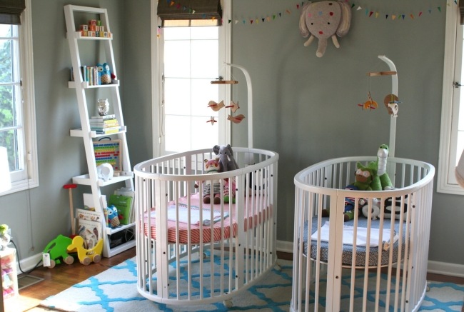 runde betten weiß wohnideen für babyzimmer für zwillinge