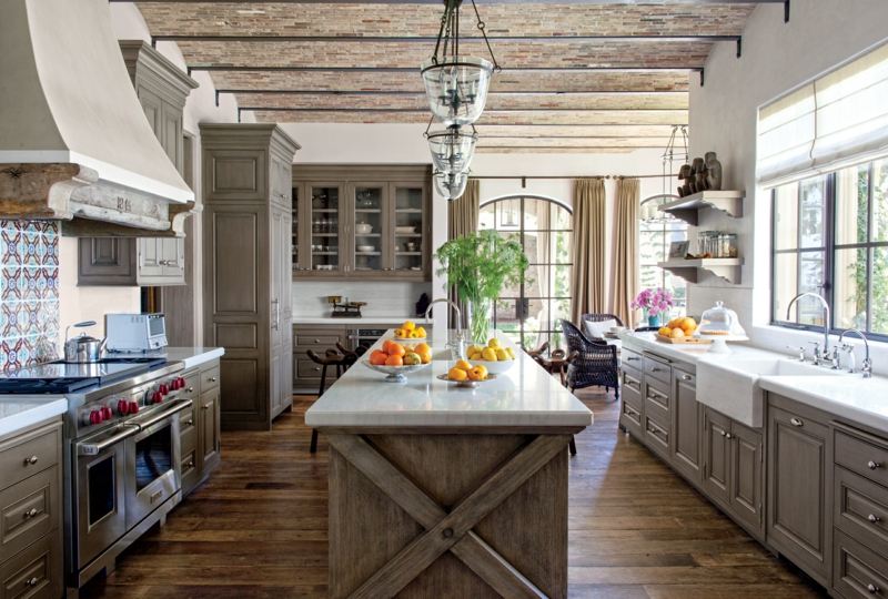 Rustikale Küche Bietet Ein Stilvolles Ambiente 25