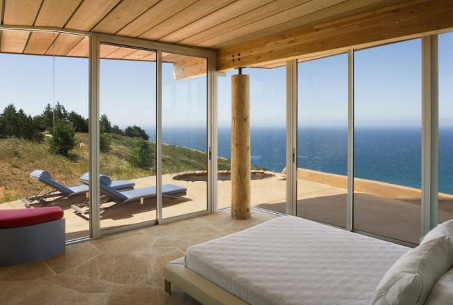 schlafzimmer design glaswände ozeanblick terrasse zugang