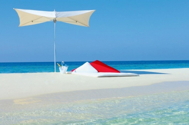 spa resort auf den malediven sandstrände kristallklares wasser