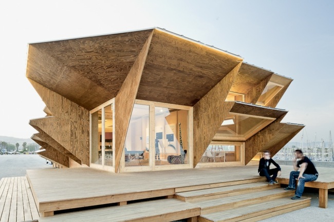  Haus grüne Energie Photovoltaik Holz Fassade