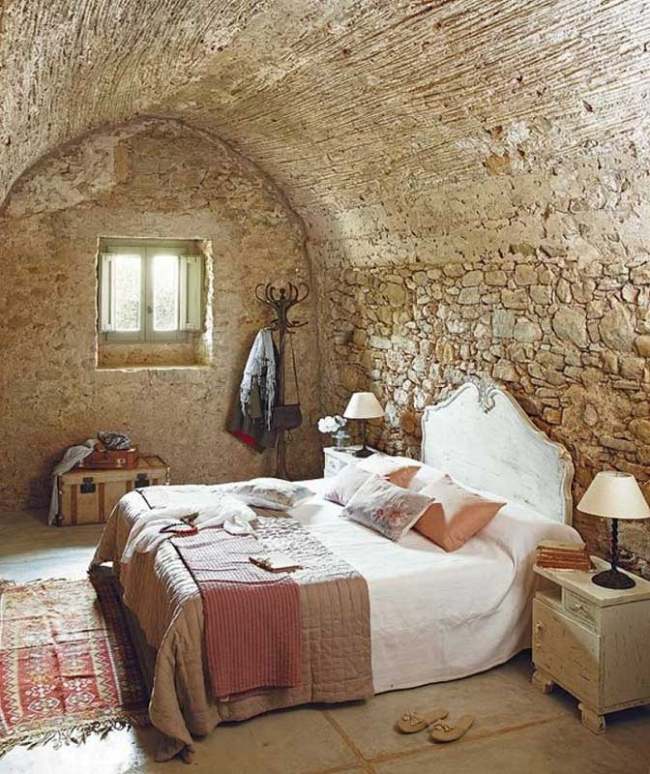 wohnideen schlafzimmer design rustikal beige naturstein wandgestaltung