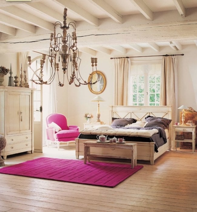wohnideen für schlafzimmer design vintage rosa akzente holzmöbel