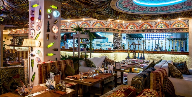 Archkon-restaurant-design-orient-atmosphäre-gemusterte