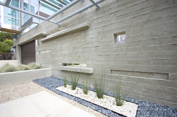 Gartenmauer bauen coole Idee Pflanzen Kieselsteine