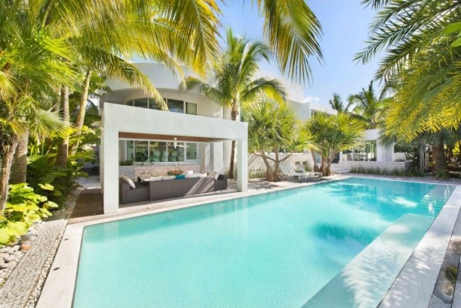 Flachdach Design Haus modern-Schwimmbecken Insel Miami 
