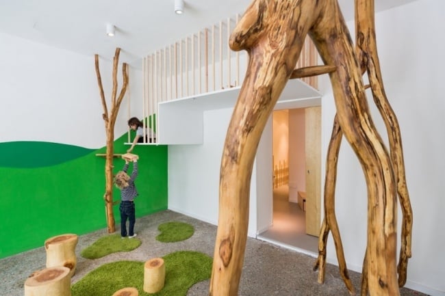 Einrichtung Kindergarten-Kitabau Modern-Baum Kletterstange-Dekoelement 