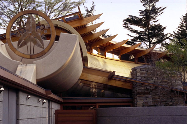 Futuristisches Haus aus Holz-und-Stein Japan-Dach bizarr Gestaltung