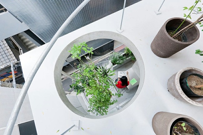 Balkon Design Ideen Beton Boden Metall Geländer