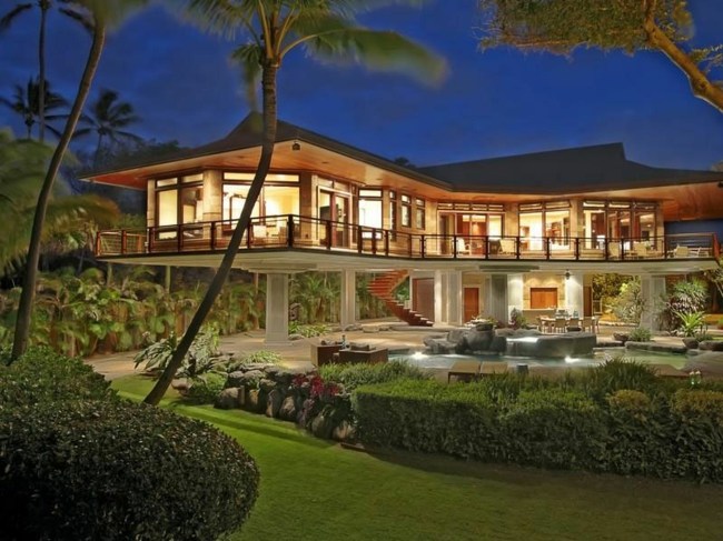 Holzhaus Glasfassade Garten Beleuchtung Hawaii