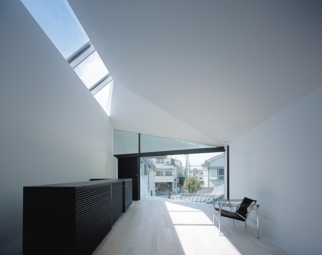 Innenarchitektur Arrow Haus-natürliches Licht-flutet das Raumvolumen