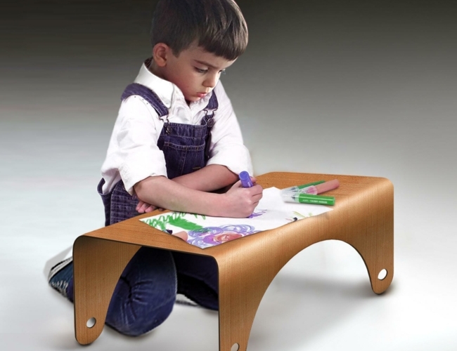 Kinderzimmer Einrichtung kleiner Tisch Malen Holz Möbel