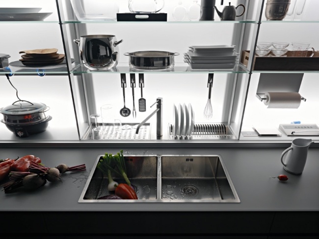Küchen Ausstattung-Armatur offene Regale modern