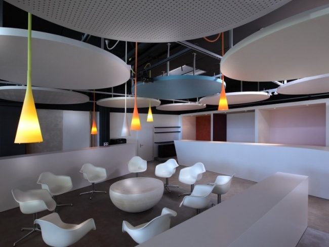 Leuchte Design-UTO Hängeleuchte Showroom-MVM Luzern-Schweiz