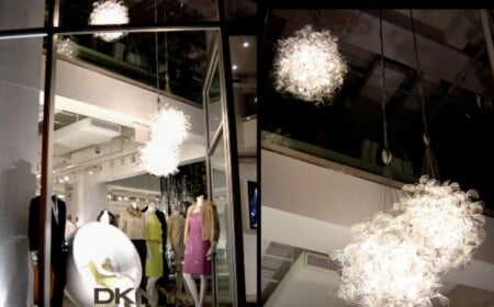 Schaufenster Gestaltung-Dkny Touch Design Studio-Chandelini Kronleuchter