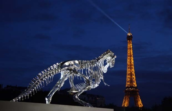 Skulptur Modern-Kunst Paris-Eiffelturm T-Rex Saurier