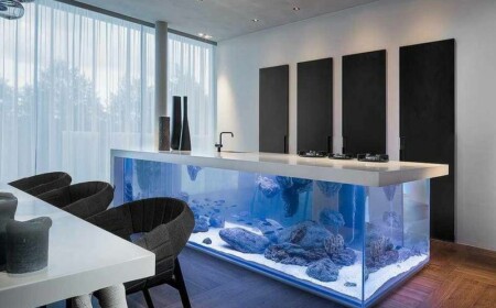 aquarium ideen kuecheninsel platte weiss blau licht